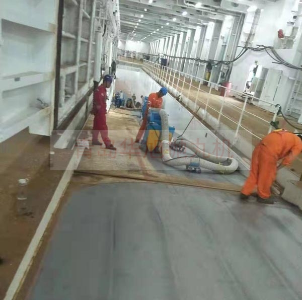 手持移動式拋丸機(jī)清理輪船甲板鐵銹及氧化皮 手持移動式拋丸機(jī)清理輪船甲板鐵銹及氧化皮